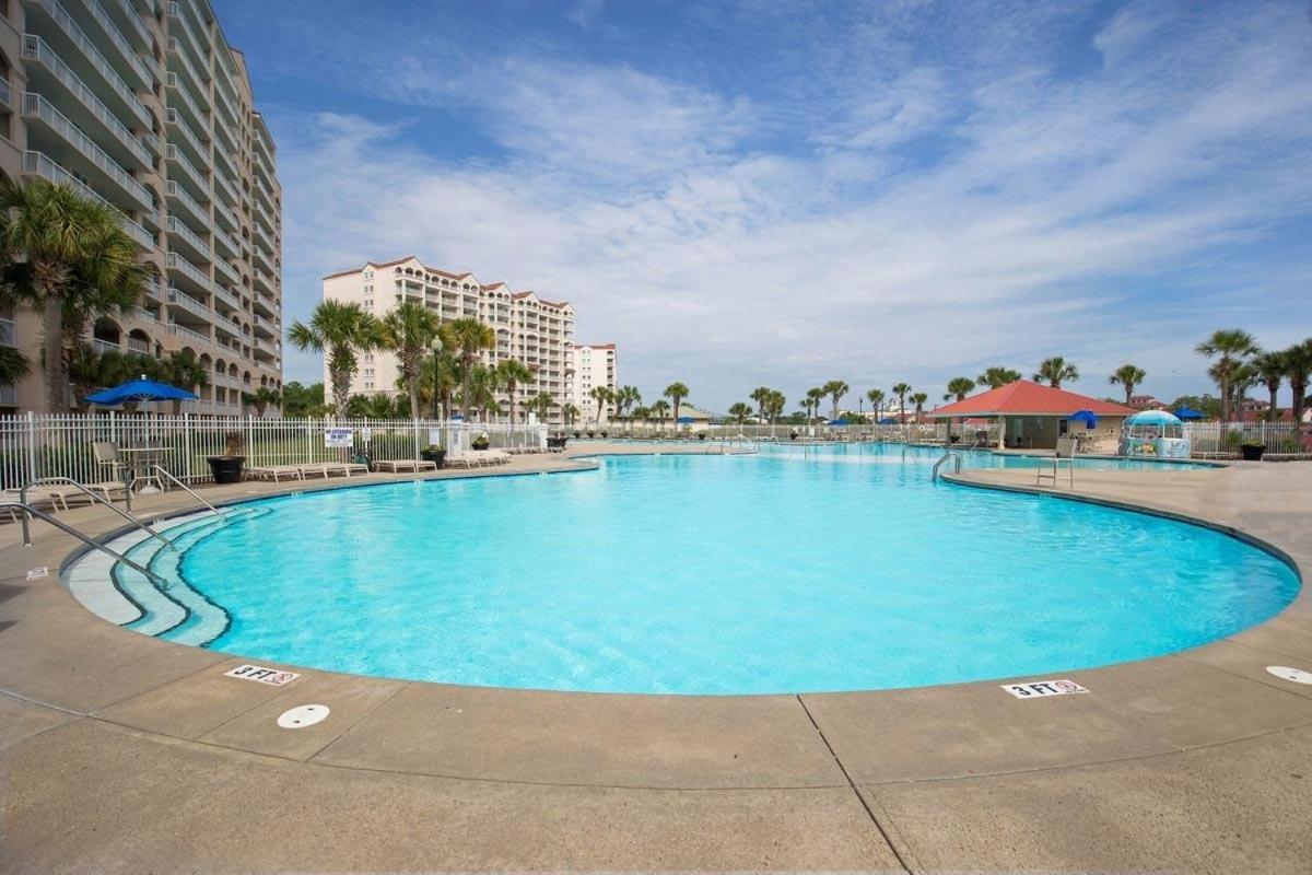 Barefoot N Tower 509 *
