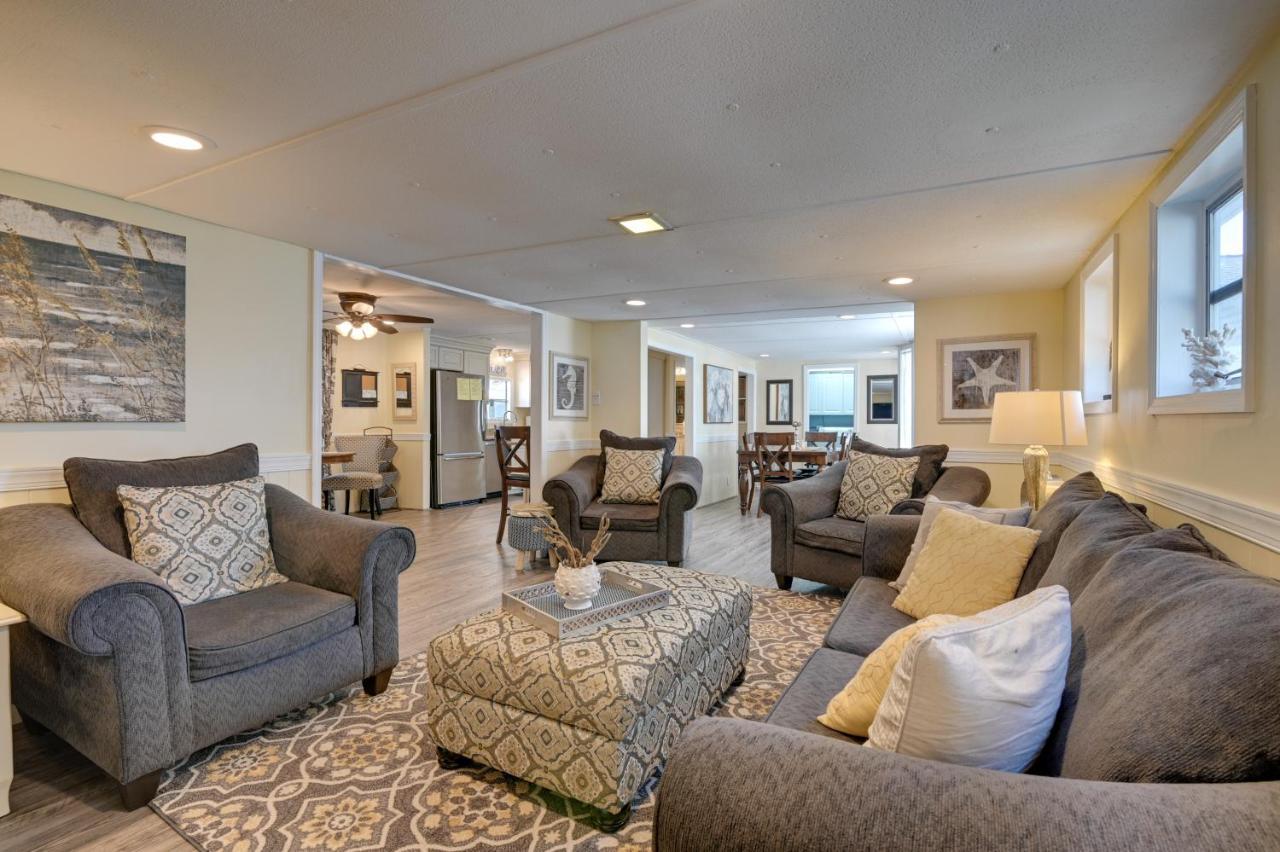 Surfside With Pool Access Walk To Beach!