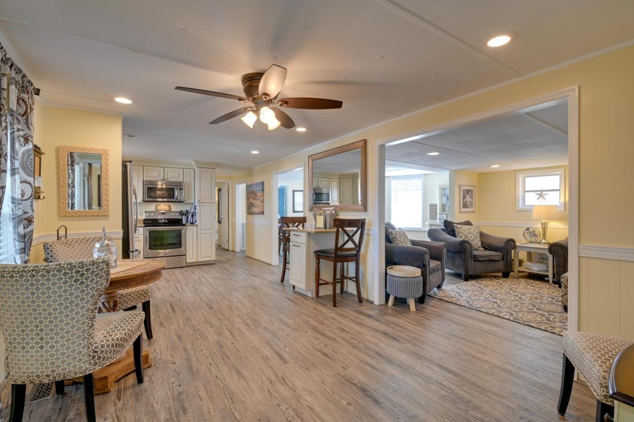 Surfside With Pool Access Walk To Beach! Holiday home