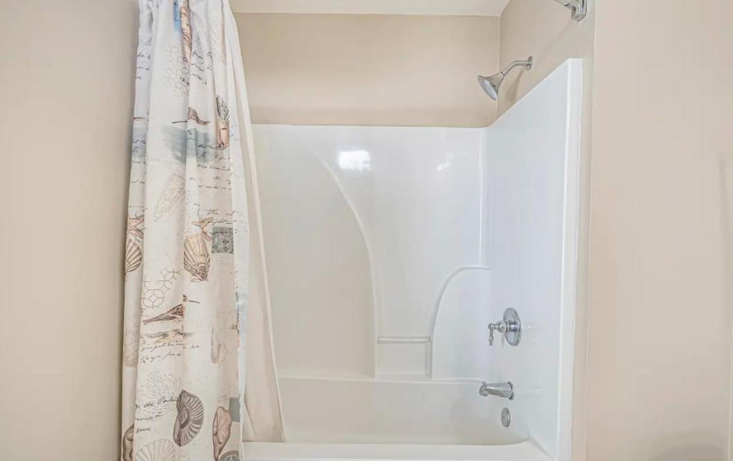 Stunning Ocean Breeze Luxury 4d-across The Street From The Ocean! Sleeps 10 Guests! *