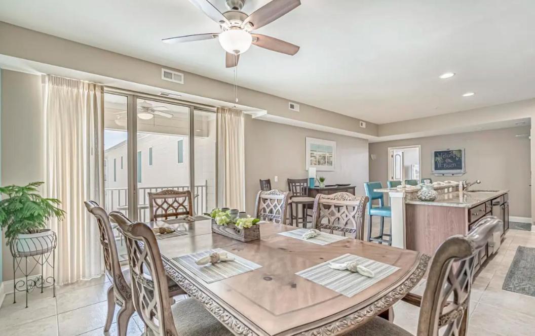 Stunning Ocean Breeze Luxury 4d-across The Street From The Ocean! Sleeps 10 Guests! Myrtle Beach