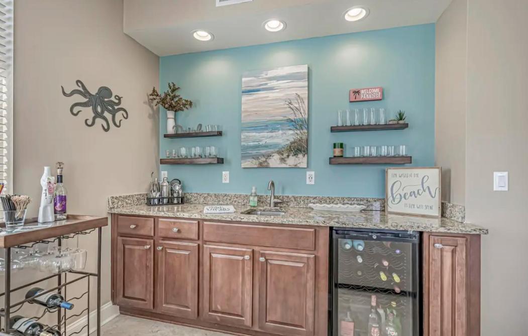 Stunning Ocean Breeze Luxury 4d-across The Street From The Ocean! Sleeps 10 Guests! Myrtle Beach