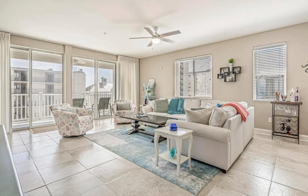 Holiday home Stunning Ocean Breeze Luxury 4d-across The Street From The Ocean! Sleeps 10 Guests! Myrtle Beach