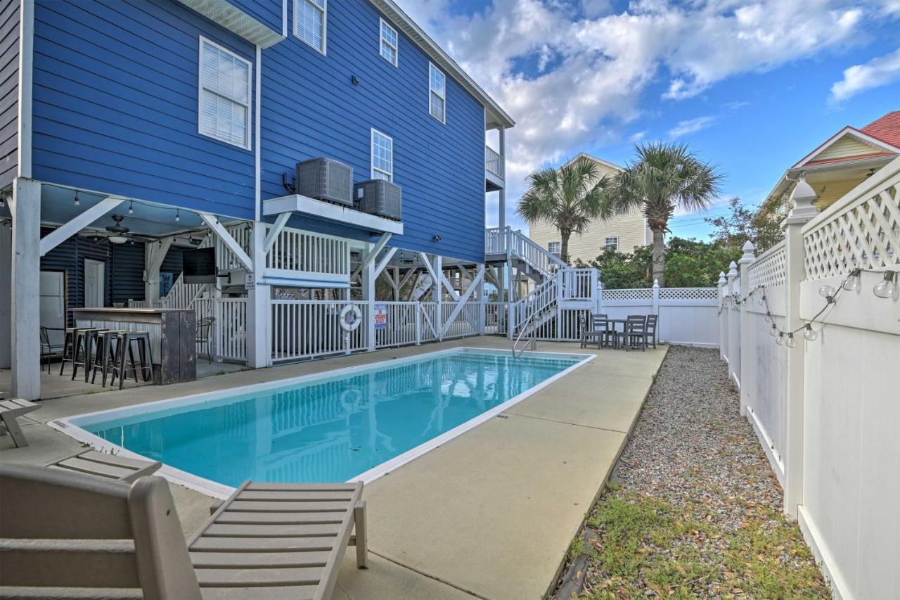 Large With Hot Tub And Pool 500 Ft To The Holiday home *