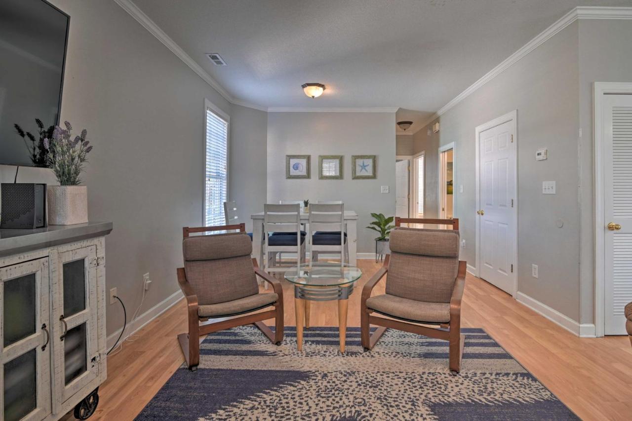 Large With Hot Tub And Pool 500 Ft To The