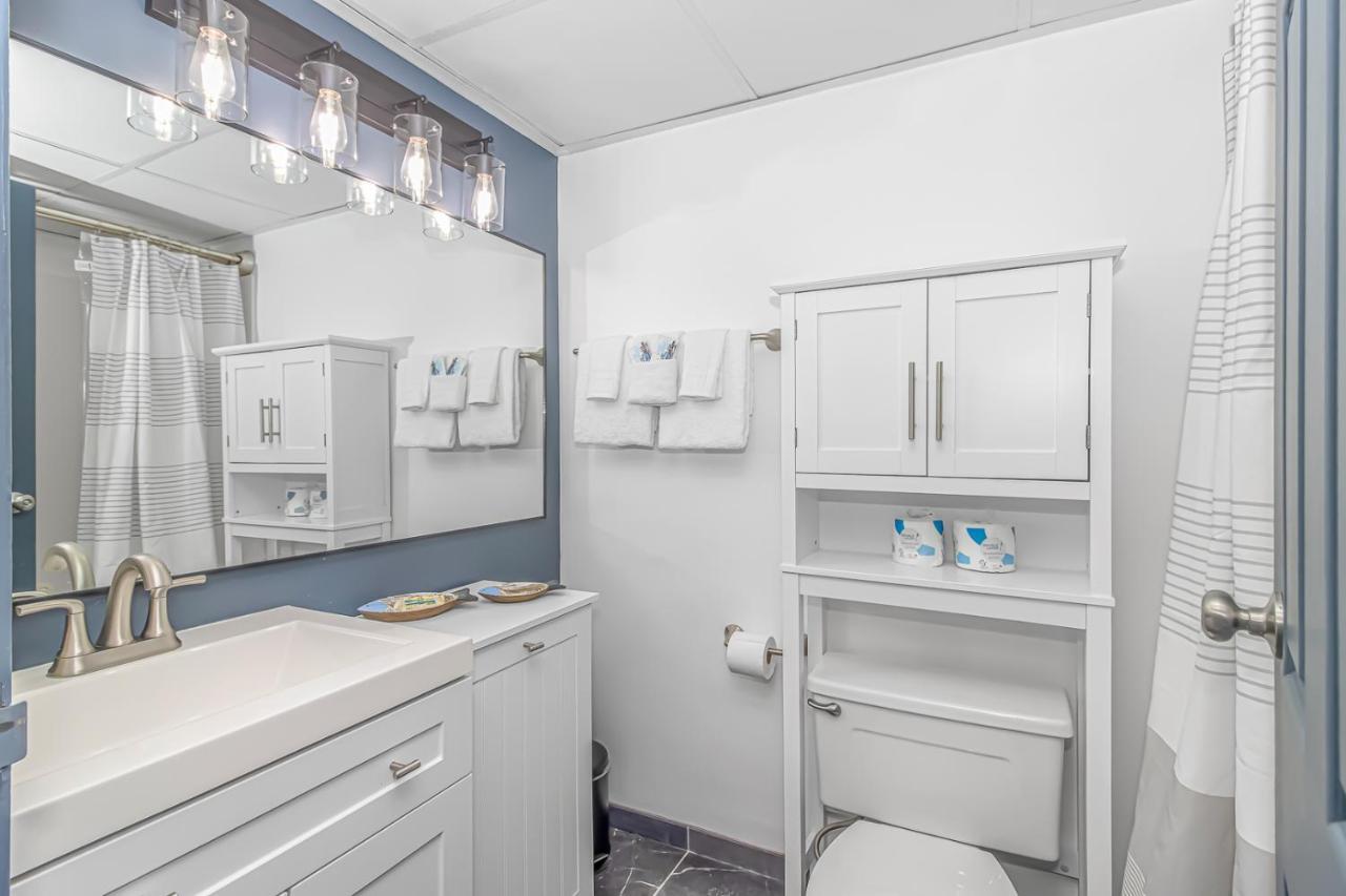 Sleek And Modern Oceanfront - 6th Floor- Dunes 2635