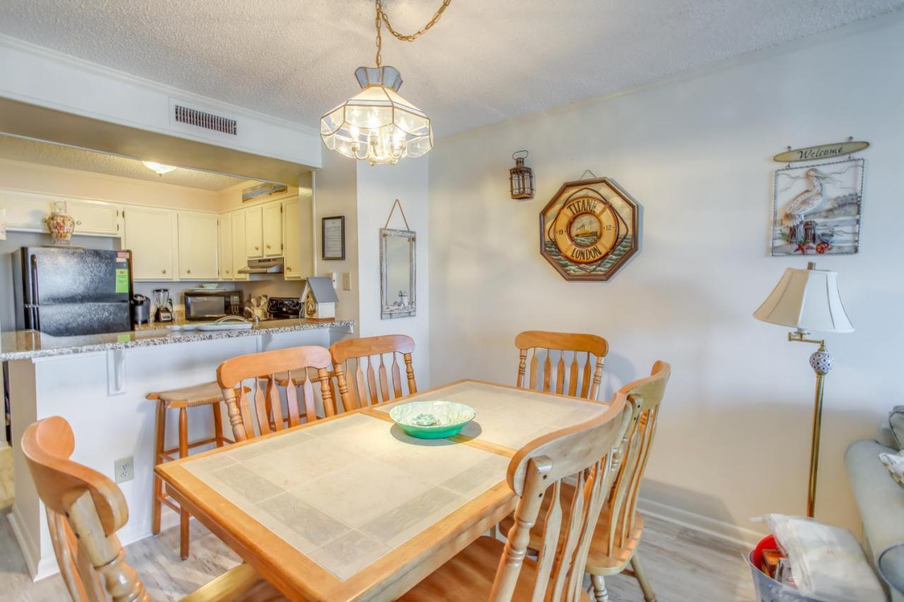 With Pool And Access About 1 Mi To Pier! Apartment