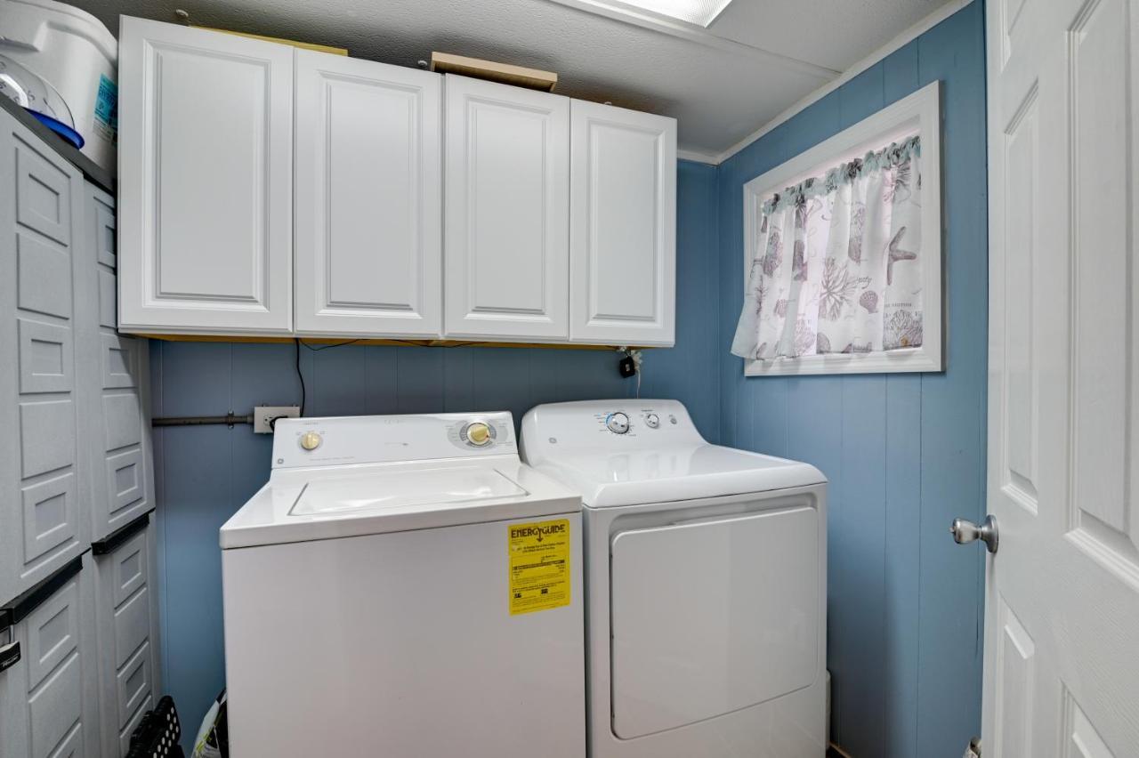Holiday home Surfside With Pool Access Walk To Beach! *