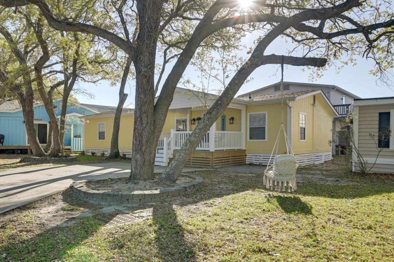 Holiday home Surfside With Pool Access Walk To Beach!