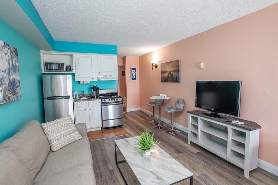 Direct Oceanfront Sea Mist 21105 Holiday home Myrtle Beach