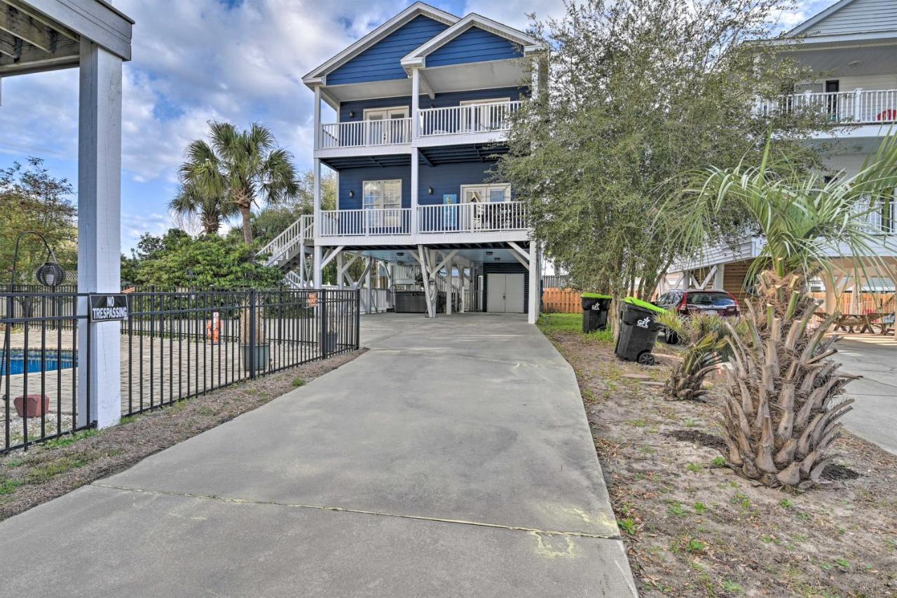 Large With Hot Tub And Pool 500 Ft To The