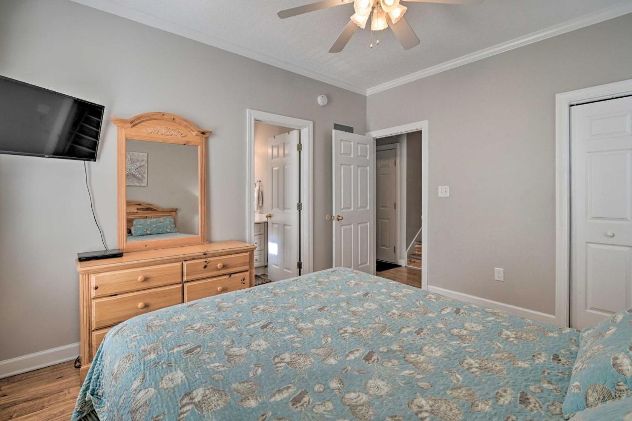 Large With Hot Tub And Pool 500 Ft To The *