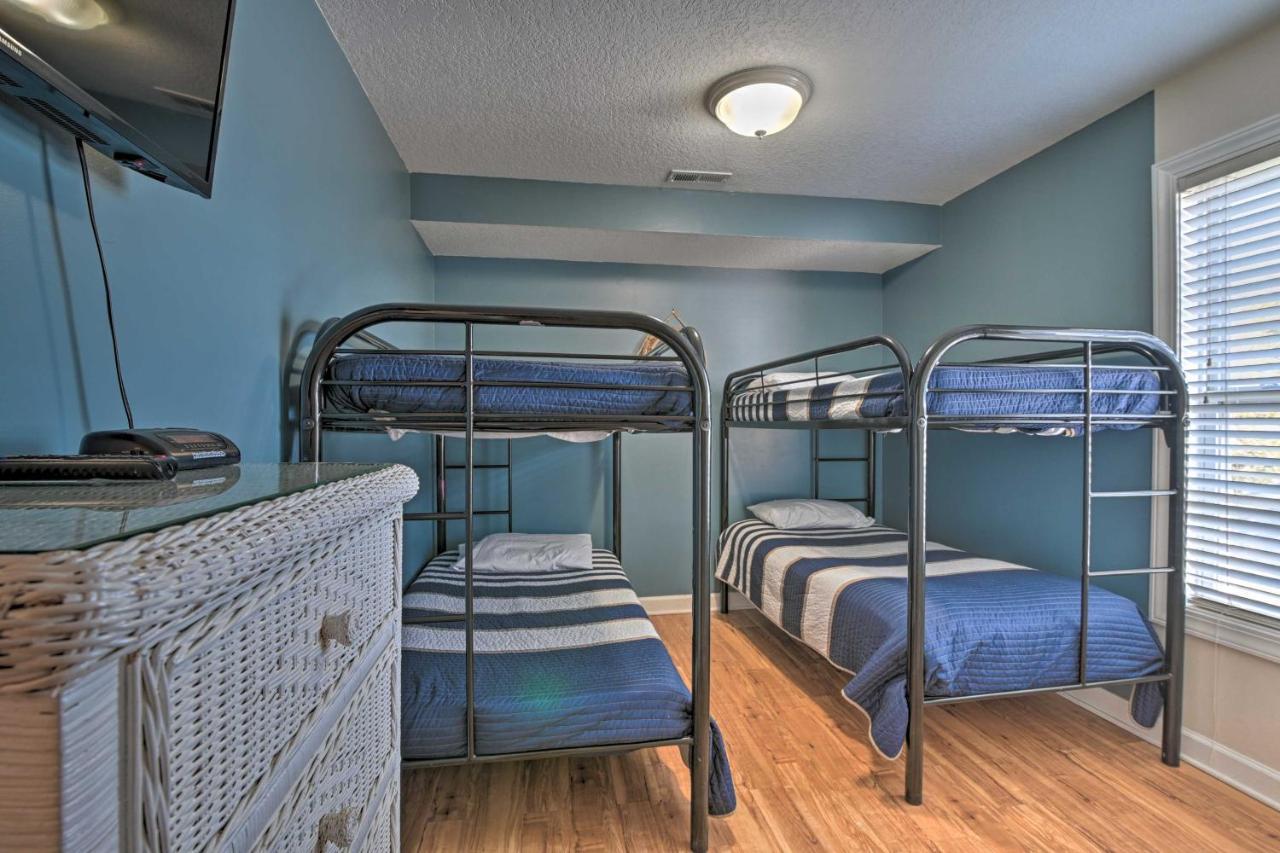 Large With Hot Tub And Pool 500 Ft To The *