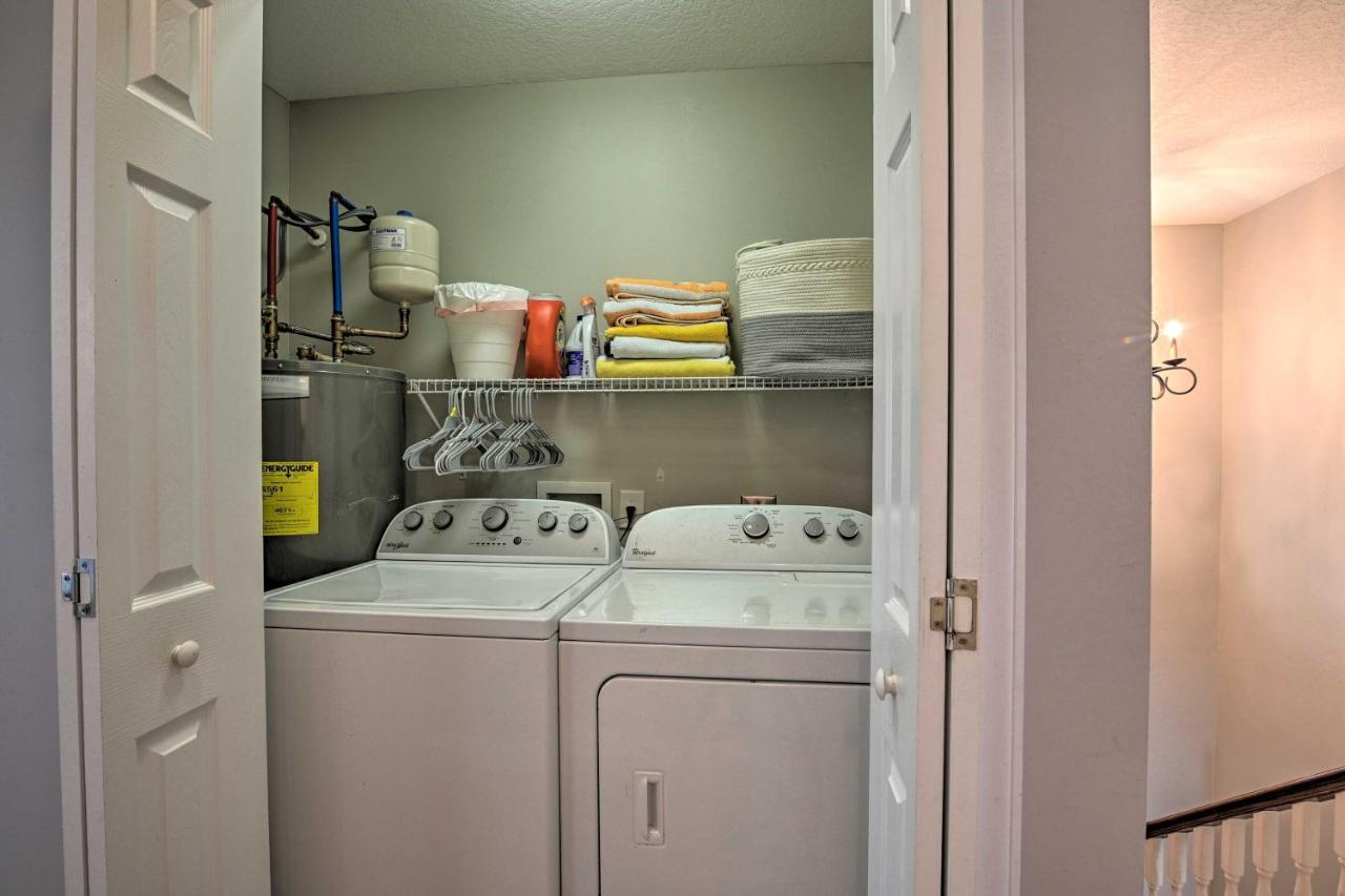 Large With Hot Tub And Pool 500 Ft To The