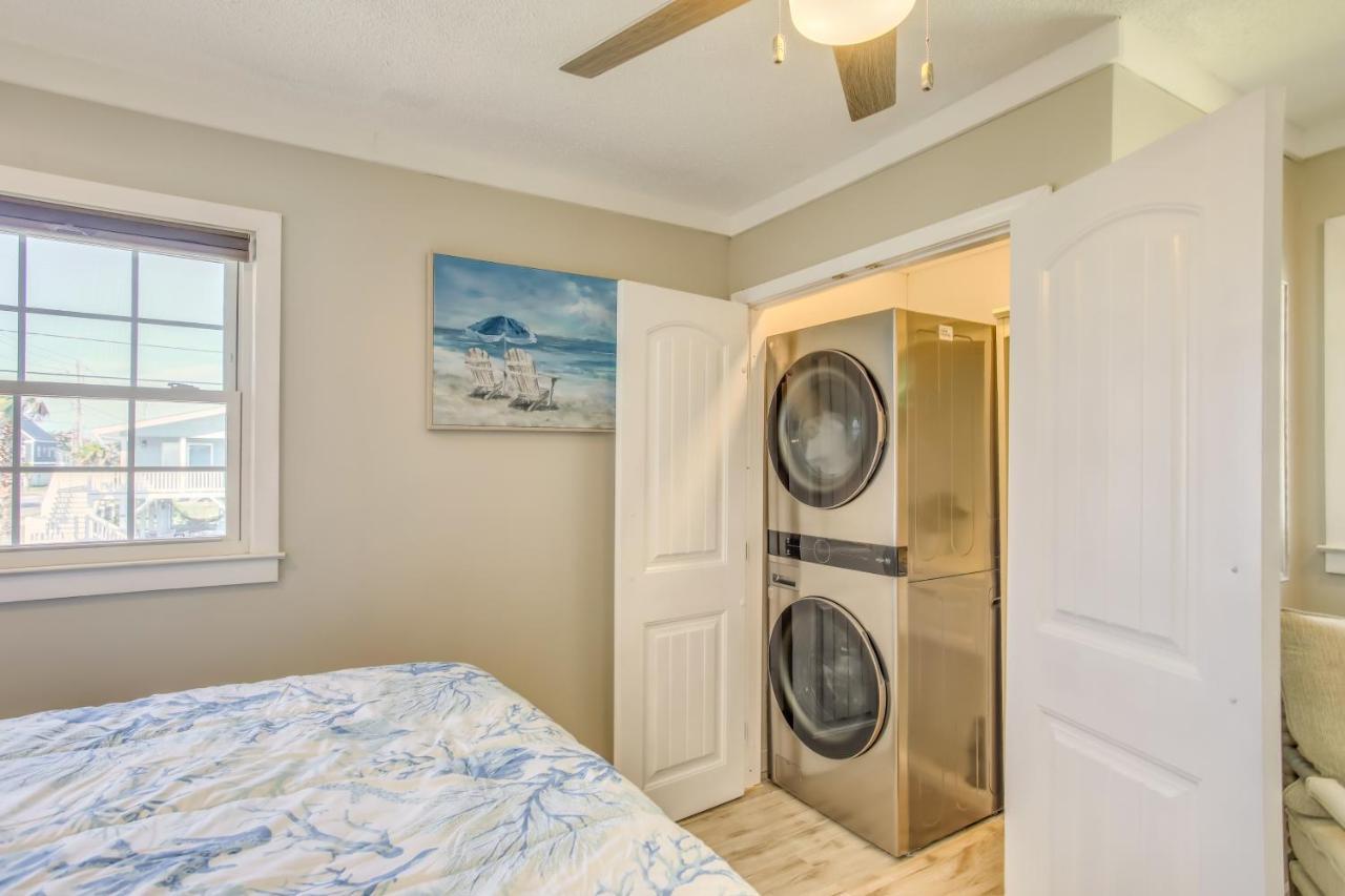 Holiday home Waterfront North Myrtle With Pool And Deck