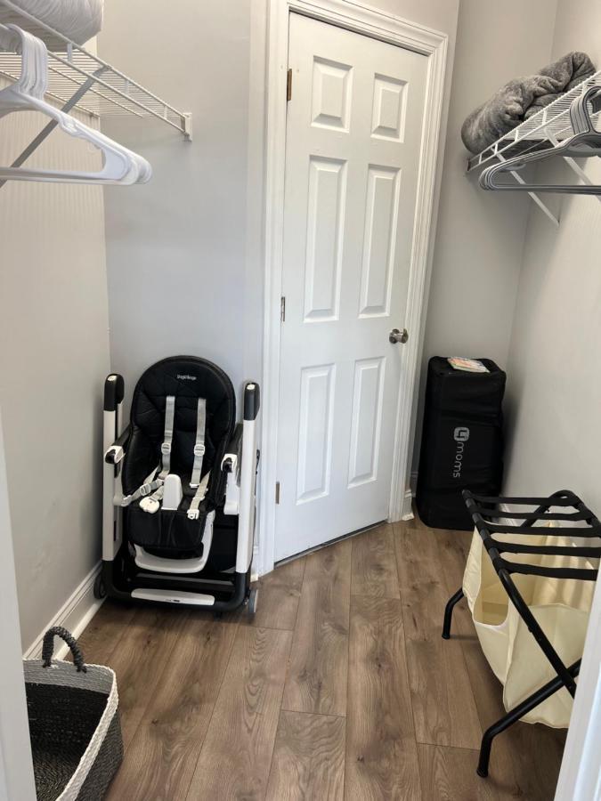 Modern On Golf Course, Pet Friendly! Sleeps-8! Apartment