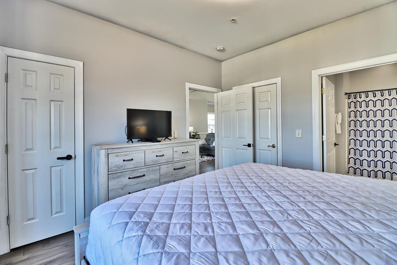 Apartment Modern On Golf Course, Pet Friendly! Sleeps-8! *
