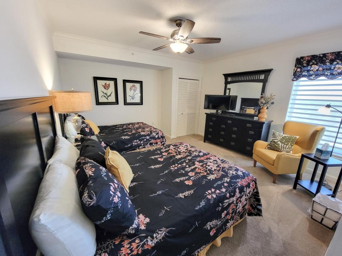 2307 Royale Palms Apartment *