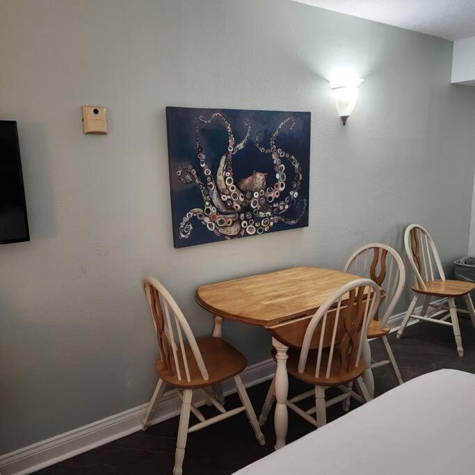 Oceanfront Efficiency T1104 Apartment Myrtle Beach