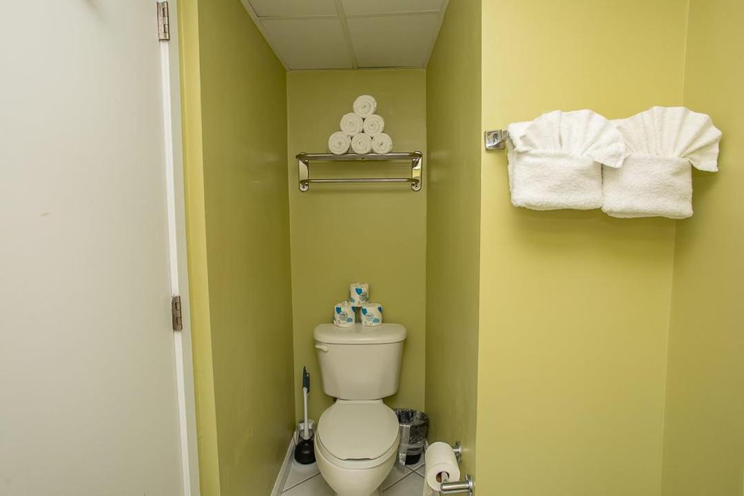 Apartment Ocean View King Boardwalk Unit 540 Sleeps 2