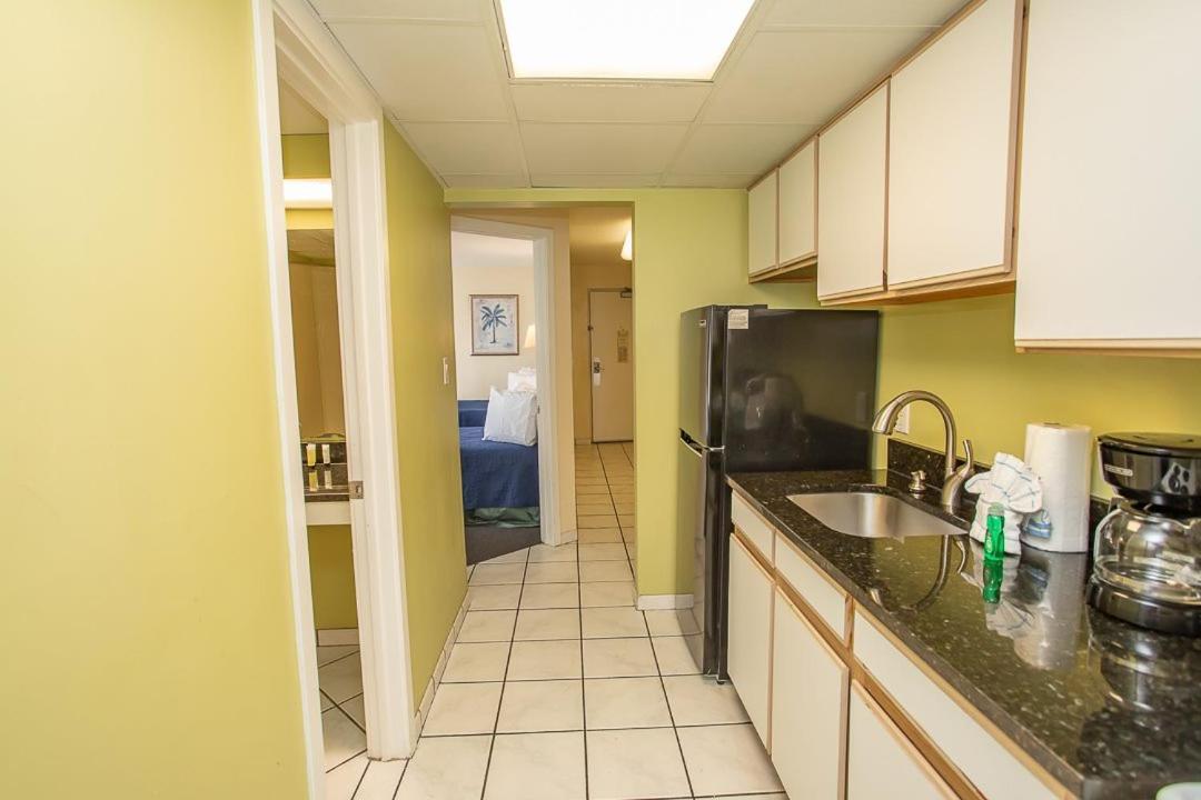 Oceanfront 2 Bedroom 3 Bathroom Unit 539-540 - Sleeps 10 Holiday home