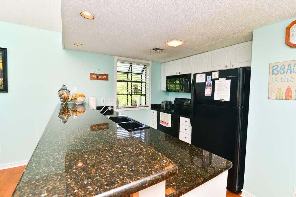 5 Min Walk To With Pools Hot Tub Restaurant Grills