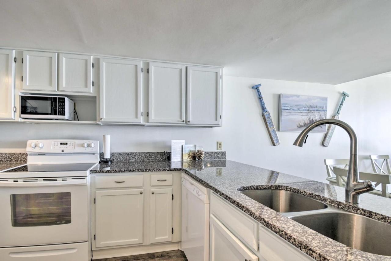 Oceanfront Oasis W/ Pool, Steps From Beach! Apartment *