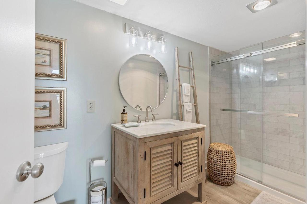 Holiday home Spt606 Springs Towers Newly Renovated Oceanfront *
