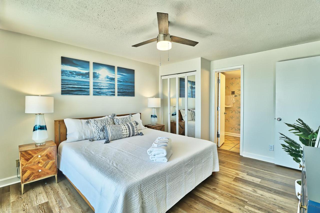 Direct Ocean Front 3br 3ba Front