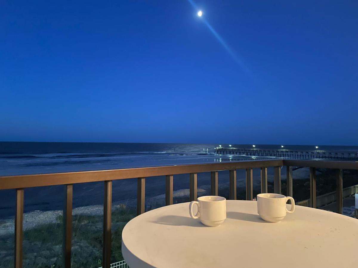 Direct Ocean Front 3br 3ba Front Apartment *