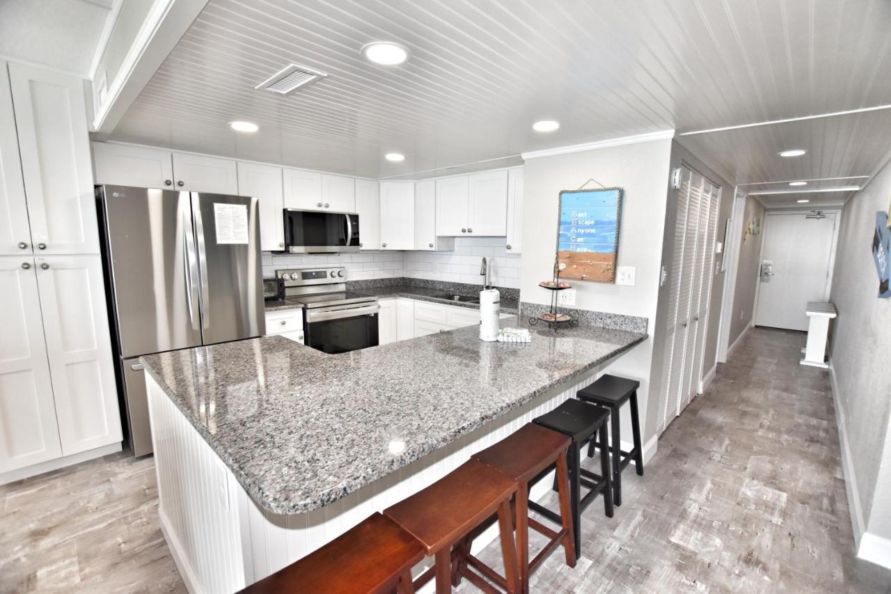 1001 Waters Edge Apartment *