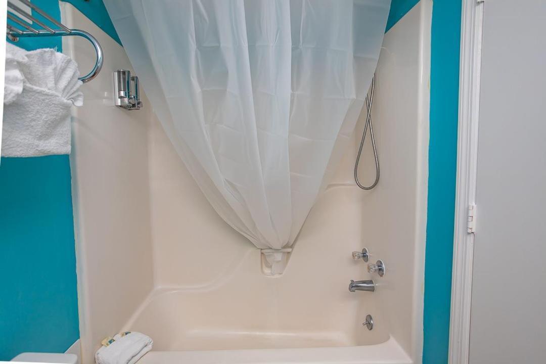 Direct Oceanfront Sea Mist 21105 Holiday home Myrtle Beach