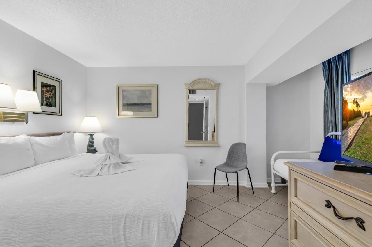 Apartment Ocean Front 2br Spacious With King Beds *