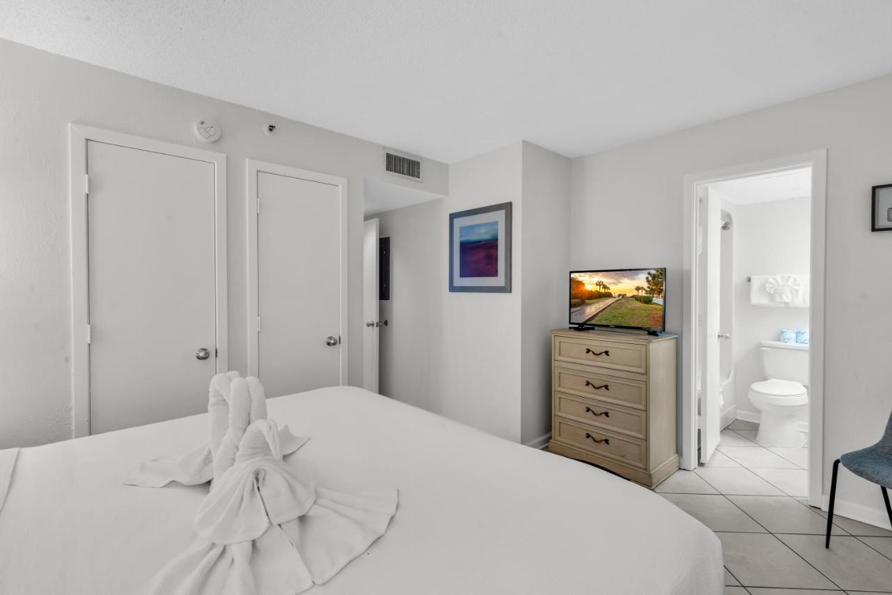 Ocean Front 2br Spacious With King Beds Apartment