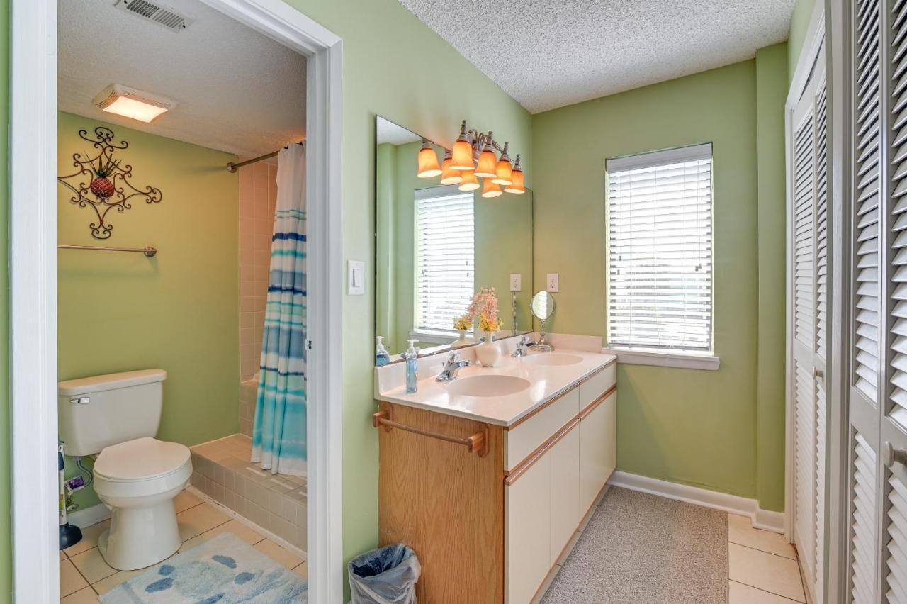 Getaway With Pool Access And Patio With Ocean View Apartment