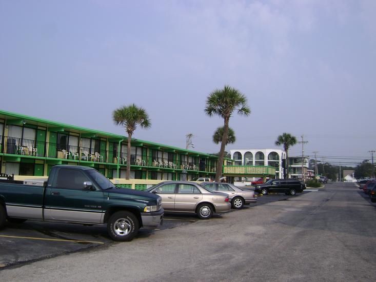 Sea Hawk Oceanfront 2*