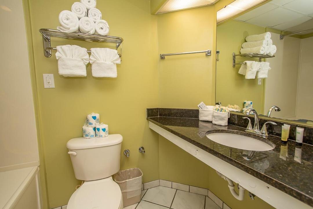 Oceanfront 2 Bedroom 3 Bathroom Unit 539-540 - Sleeps 10