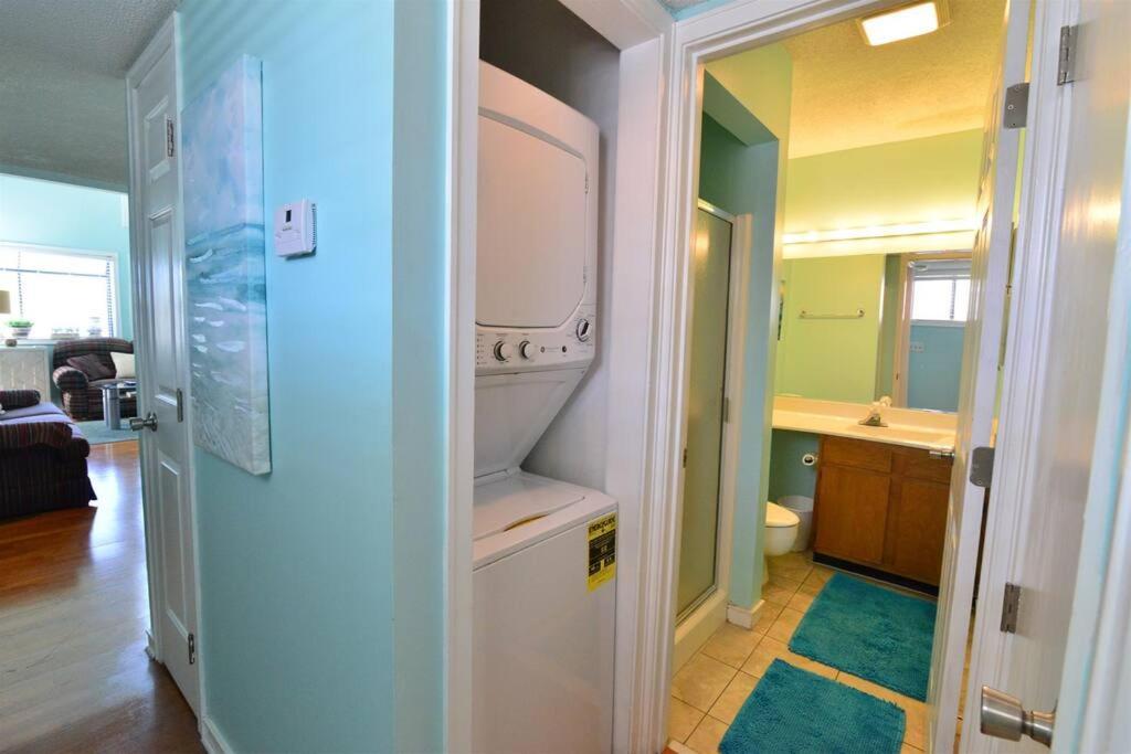 5 Min Walk To With Pools Hot Tub Restaurant Grills