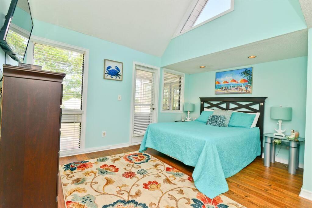 5 Min Walk To With Pools Hot Tub Restaurant Grills
