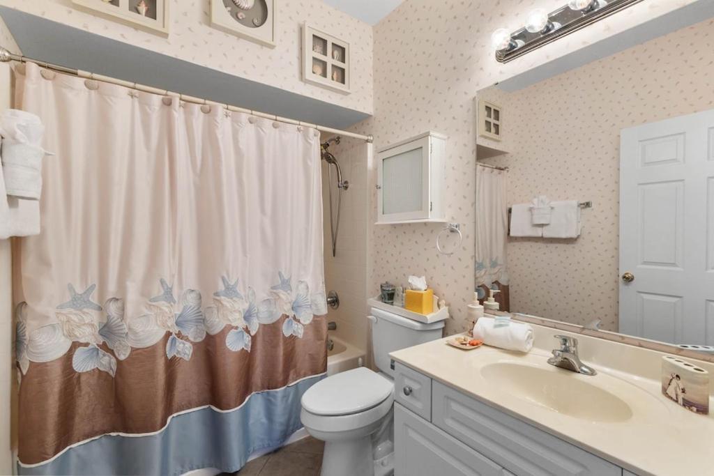 Apartment New! Gated Community, Pools, Gym, Beach @ Ocean Keyes #1721 *