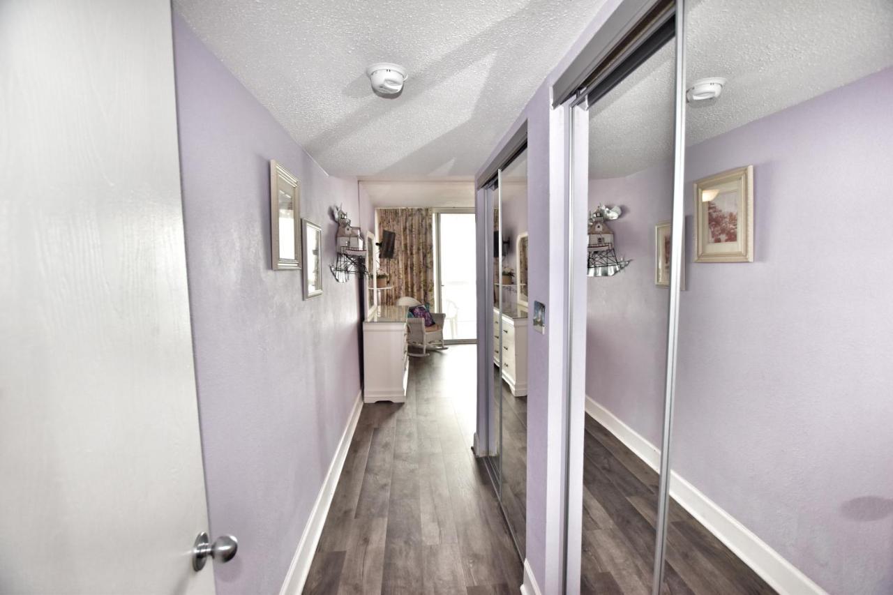 0112 Waters Edge Apartment
