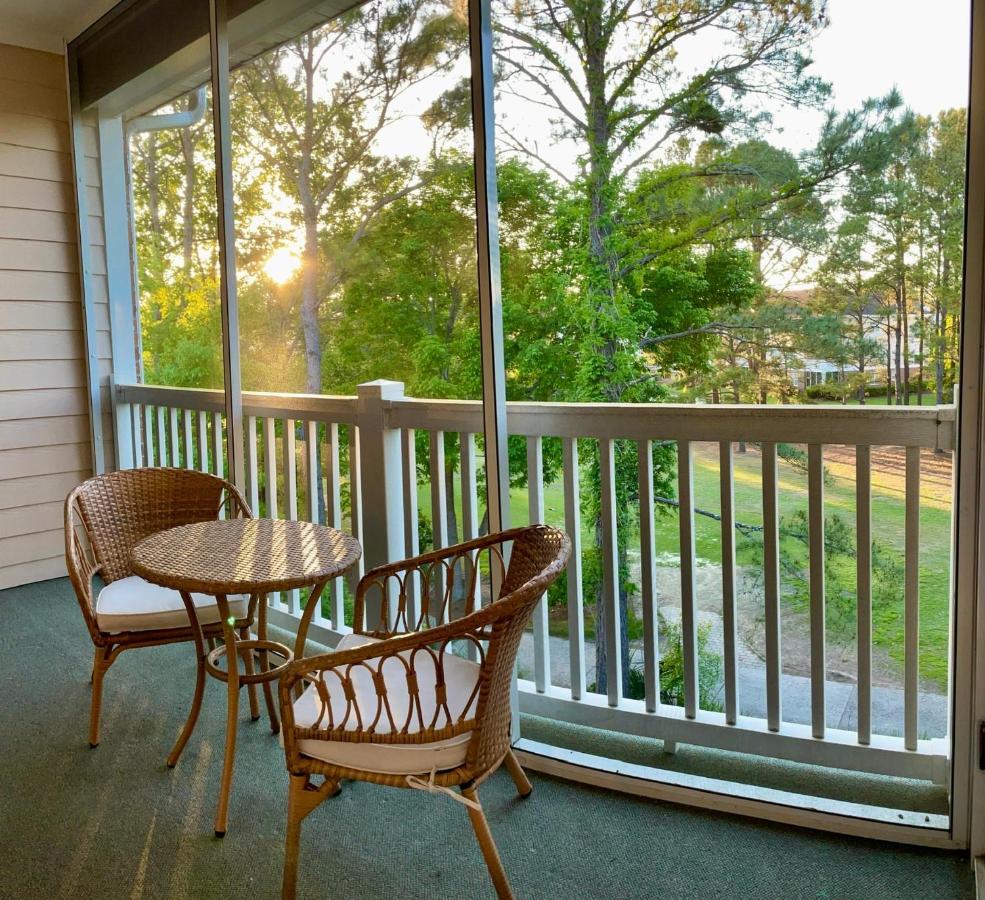 Apartment Barefoot 2-bedroom With A Pool