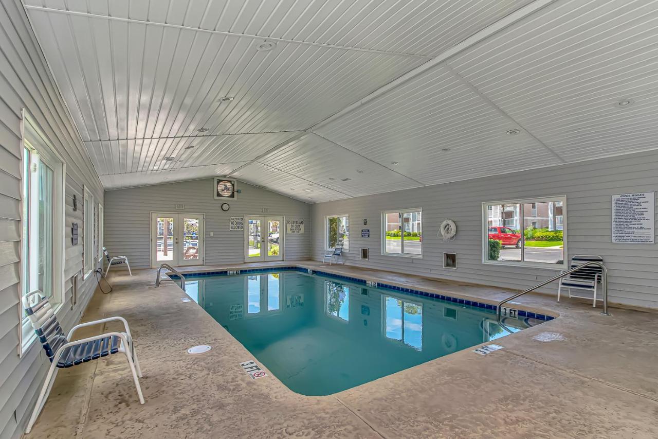 Newly Renovated 2nd Floor Condo! 2 Bed, 2 Bath - Waterway Village 5d Holiday home *