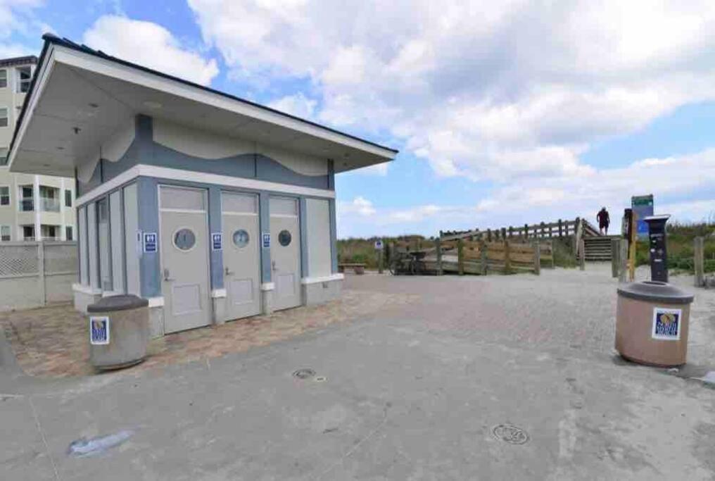 Breeze 3, Pet Friendly, Walking Distance To Atlantic Ocean Free Parking Holiday home Myrtle Beach