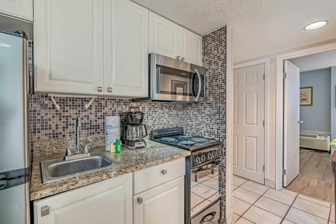 Myrtle With Balcony And Amenities! *