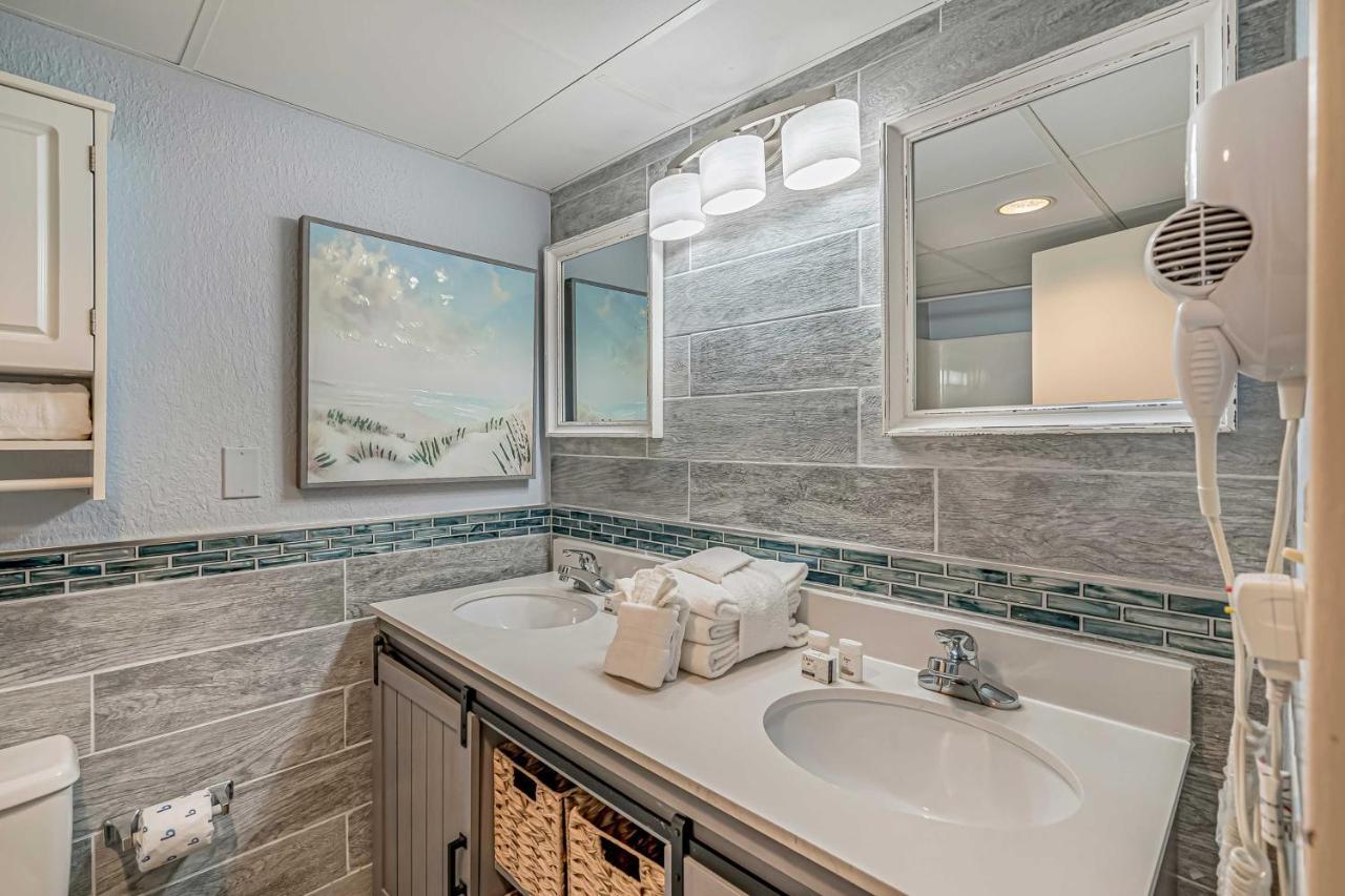 Apartment Myrtle With Balcony And Amenities!