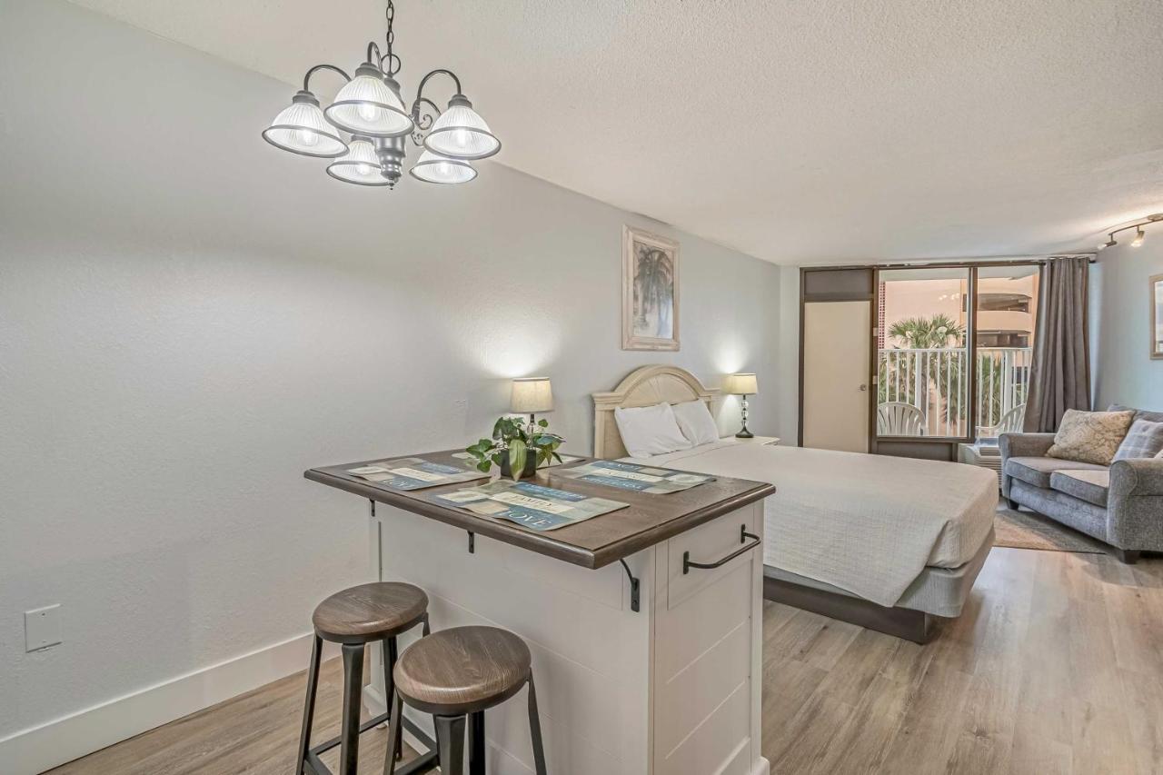Myrtle With Balcony And Amenities! *