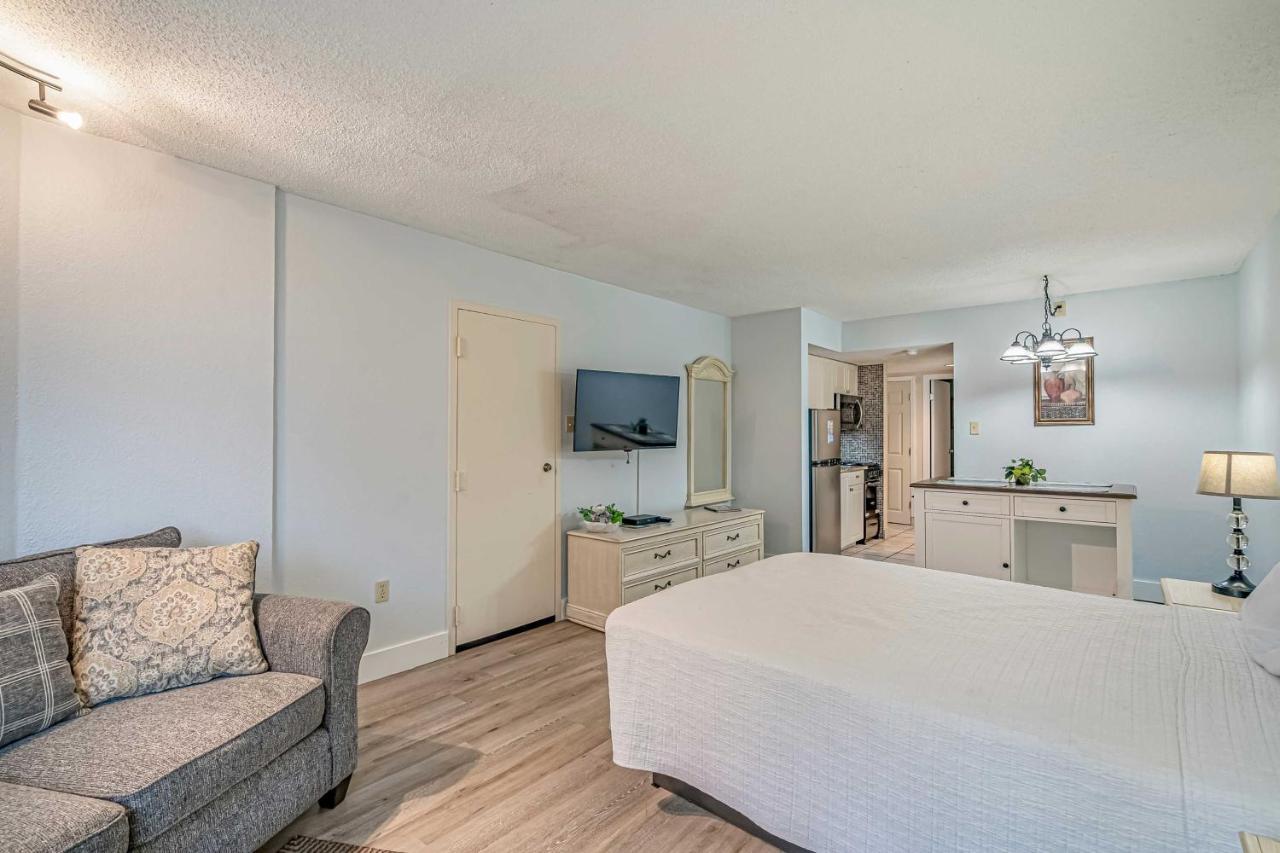 Apartment Myrtle With Balcony And Amenities!