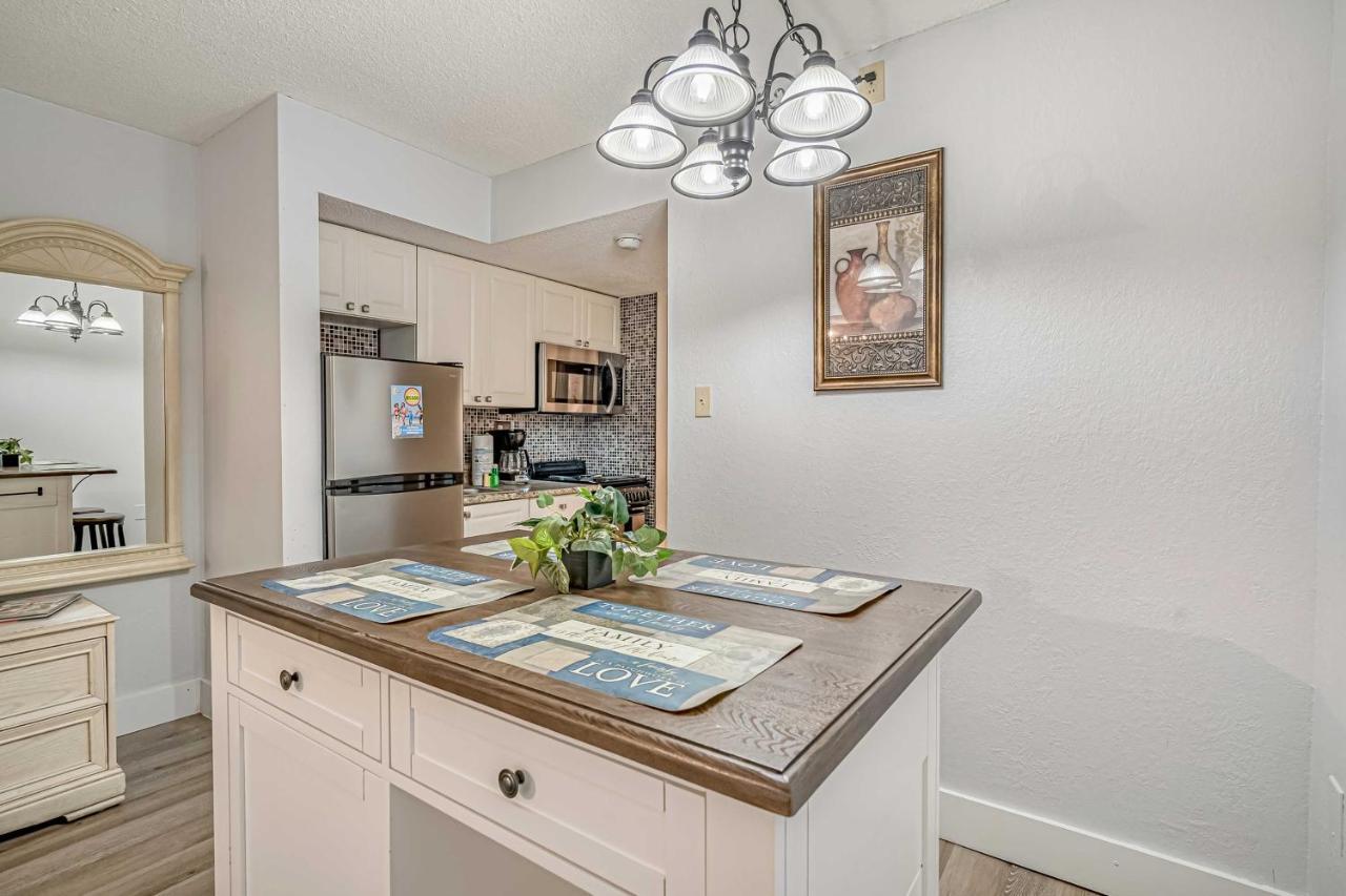 Myrtle With Balcony And Amenities! *
