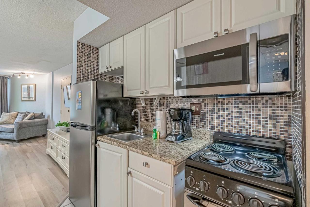 Apartment Myrtle With Balcony And Amenities!
